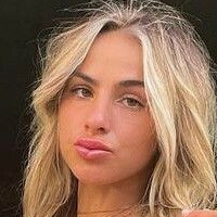 Hanna Cavinder Nackt