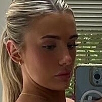 Holly Humphreyss Nackt