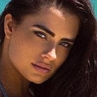 Holly Young Nackt