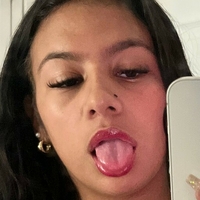 hollyhennesssey Nackt