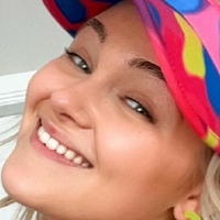 Hollyonfilm Nackt