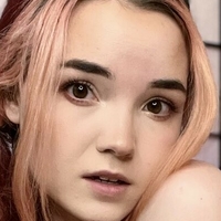 holoraevyn Nackt