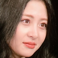 Huh Yunjin 허윤진 Nackt