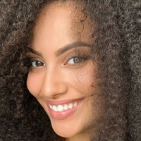 Ines Curly Nackt
