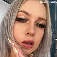 its.analee__ Nackt