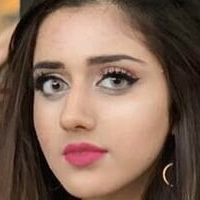 Jannat Mirza Nackt