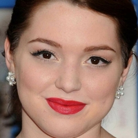 Jennifer Stone Nackt