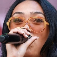 Joy Crookes Nackt