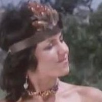 Julie Newdow Nackt