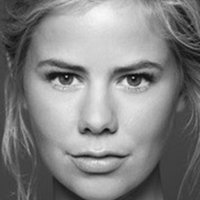 Julie Zangenberg Nackt