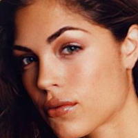 Kelly Thiebaud Nackt