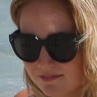Kelly Weekers Nackt