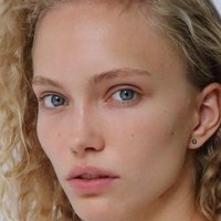 Kim Van der Laan Nackt