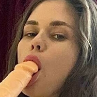 Kira Cherrys Nackt