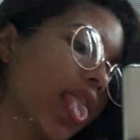 Lari Cogumelos Nackt