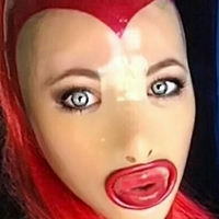 latex-lola Nackt