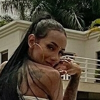 Laura Saenz Nackt