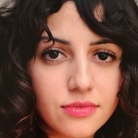 Layla Koshnoudi Nackt