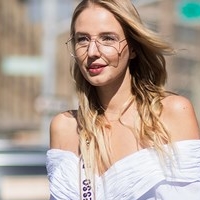 Leonie Hanne Nackt