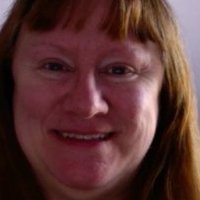 Leslie Ryan Nackt