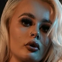 Liberty May Nackt