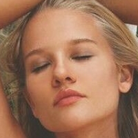 Lili Sepe Nackt