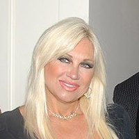 Linda Hogan Nackt