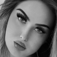 Livia Nackt