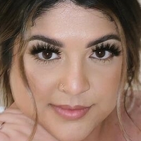 Lucia Yanez Nackt