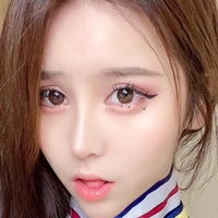 Lydia Yuna Nackt