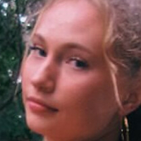 Maizie Martin Nackt