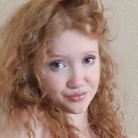 Makenna Kelly Nackt