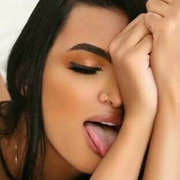 Mary Queiroz Nackt