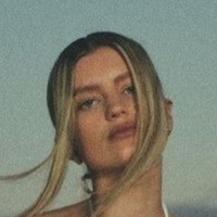 Mia Healey Nackt