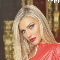 Mistress Iside Nackt