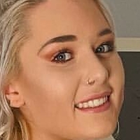 Molly Harding Nackt