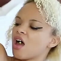 Mona Bella Nackt
