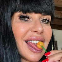 Naimaladonnapuma Nackt