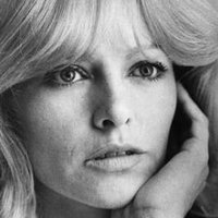 Nathalie Delon Nackt