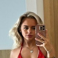 Nicole Cummins Nackt
