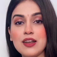 Nidhi Chaudhary Nackt