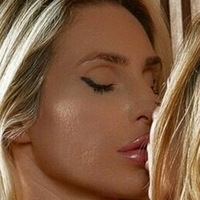 Nikki Luciaa Nackt