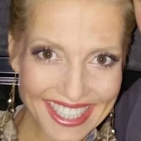 Noemie Czifra Nackt