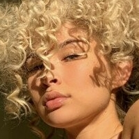 Nomi Sun Nackt