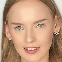 Oksana Neveselaya Nackt