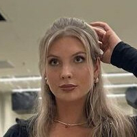 Pauline Caspari Nackt