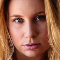 Phoebe Crnich Nackt