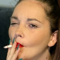 phoebesmokes Nackt