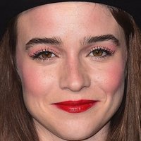 Renee Felice Smith Nackt