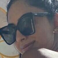 Resh Nackt